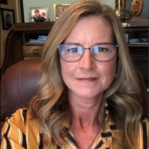 Meet your Posher, Kelly